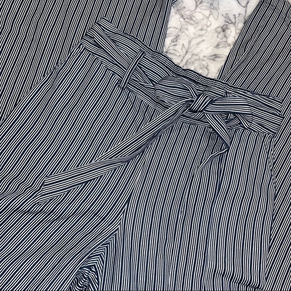 🐬 High Rise Wide Leg Pants - Picture 6 of 12